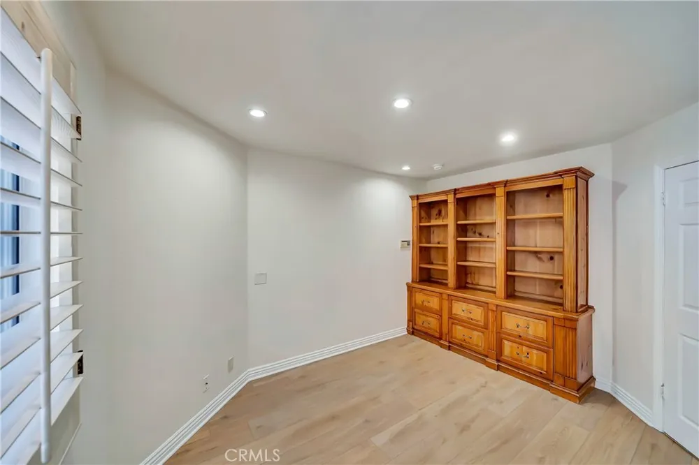 24743 Calle Altamira Calabasas, CA 91302