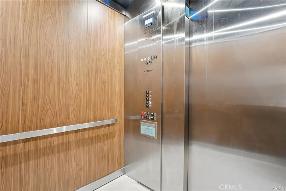 222 Manhattan Los Angeles, CA 90004