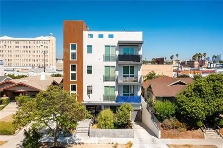 222 Manhattan Los Angeles, CA 90004