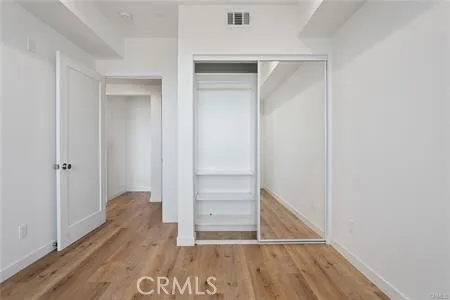 222 Manhattan Los Angeles, CA 90004