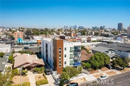 222 Manhattan Los Angeles, CA 90004
