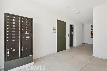 222 Manhattan Los Angeles, CA 90004