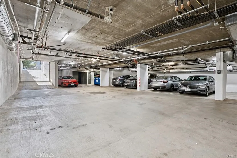 222 Manhattan Los Angeles, CA 90004