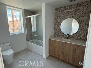 222 Manhattan Los Angeles, CA 90004