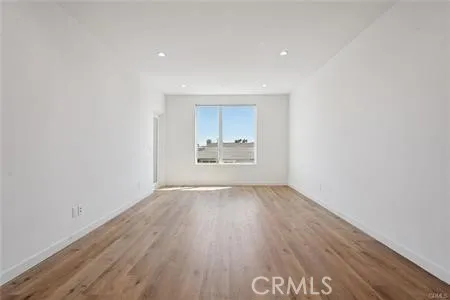 222 Manhattan Los Angeles, CA 90004