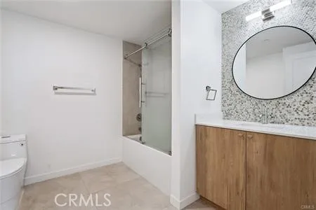222 Manhattan Los Angeles, CA 90004