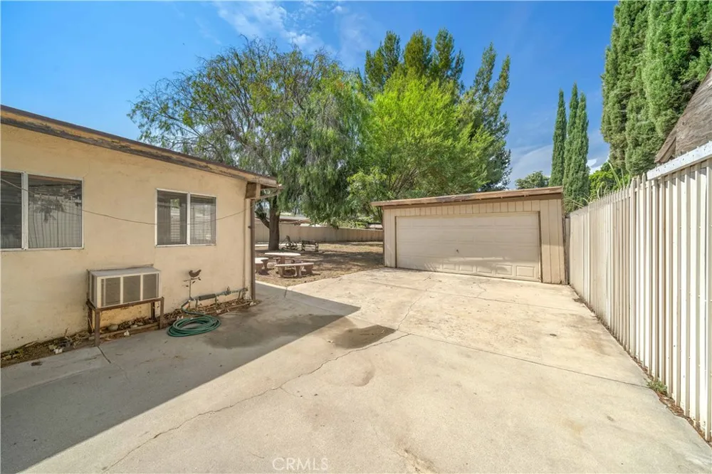 12473 Ralston Sylmar, CA 91342