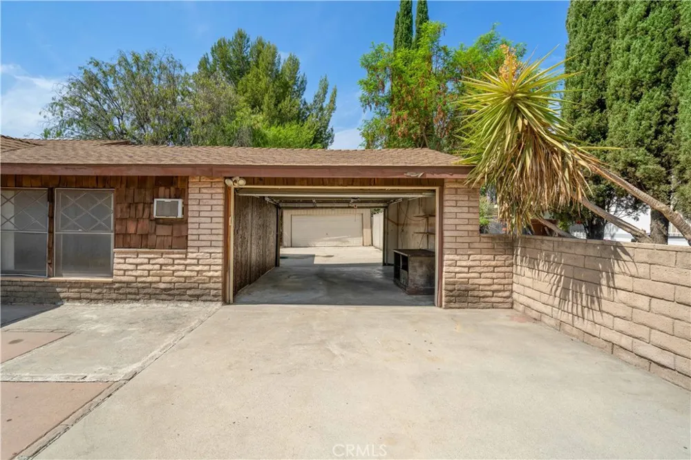 12473 Ralston Sylmar, CA 91342