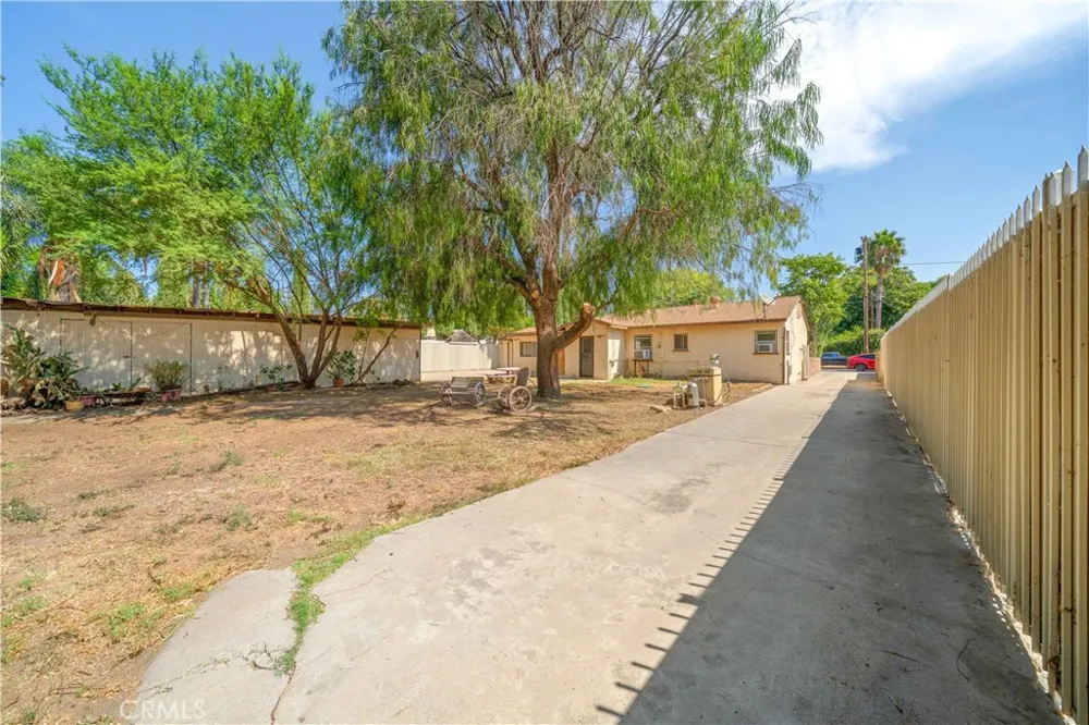 12473 Ralston Sylmar, CA 91342