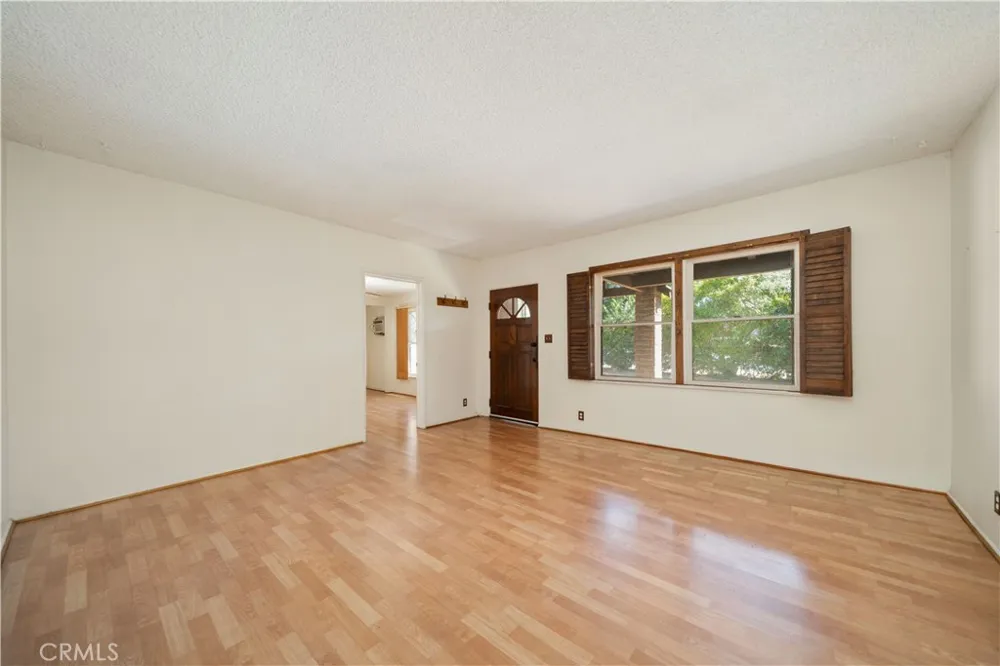 12473 Ralston Sylmar, CA 91342