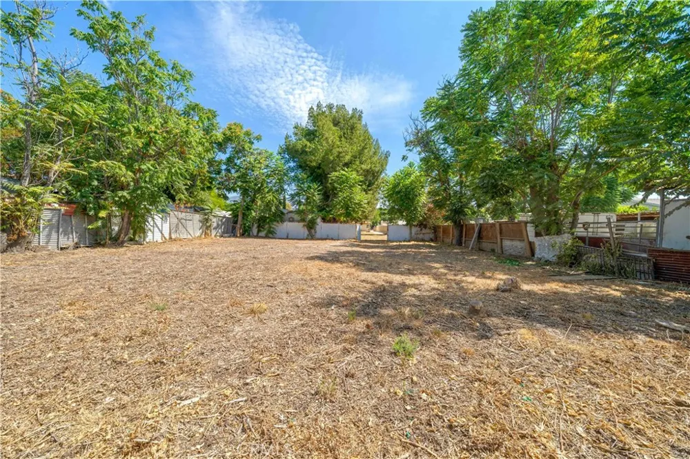 12473 Ralston Sylmar, CA 91342