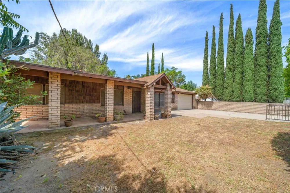 12473 Ralston Sylmar, CA 91342
