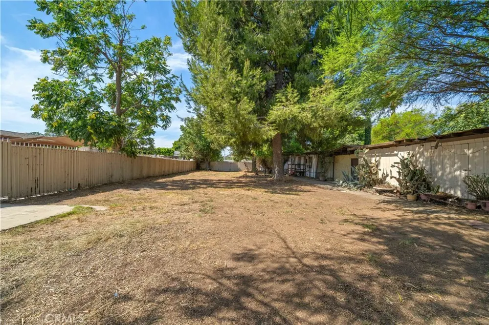 12473 Ralston Sylmar, CA 91342