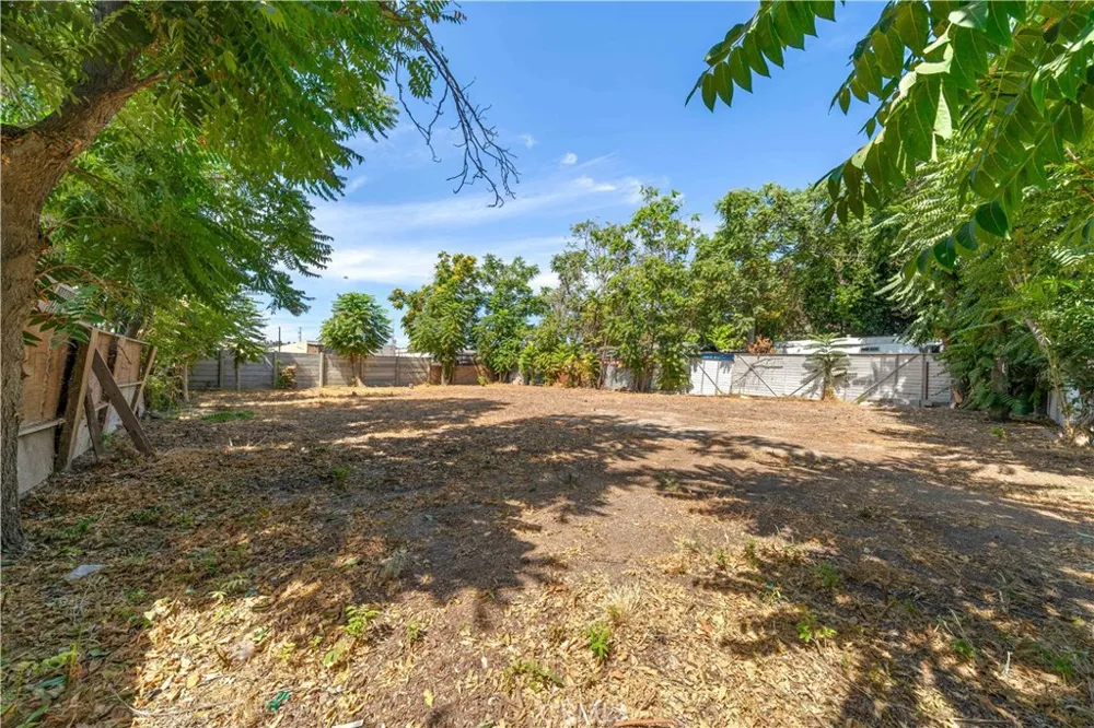 12473 Ralston Sylmar, CA 91342
