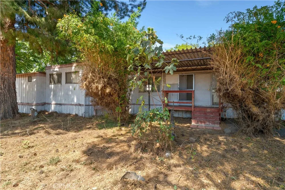 12473 Ralston Sylmar, CA 91342