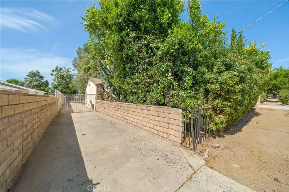 12473 Ralston Sylmar, CA 91342