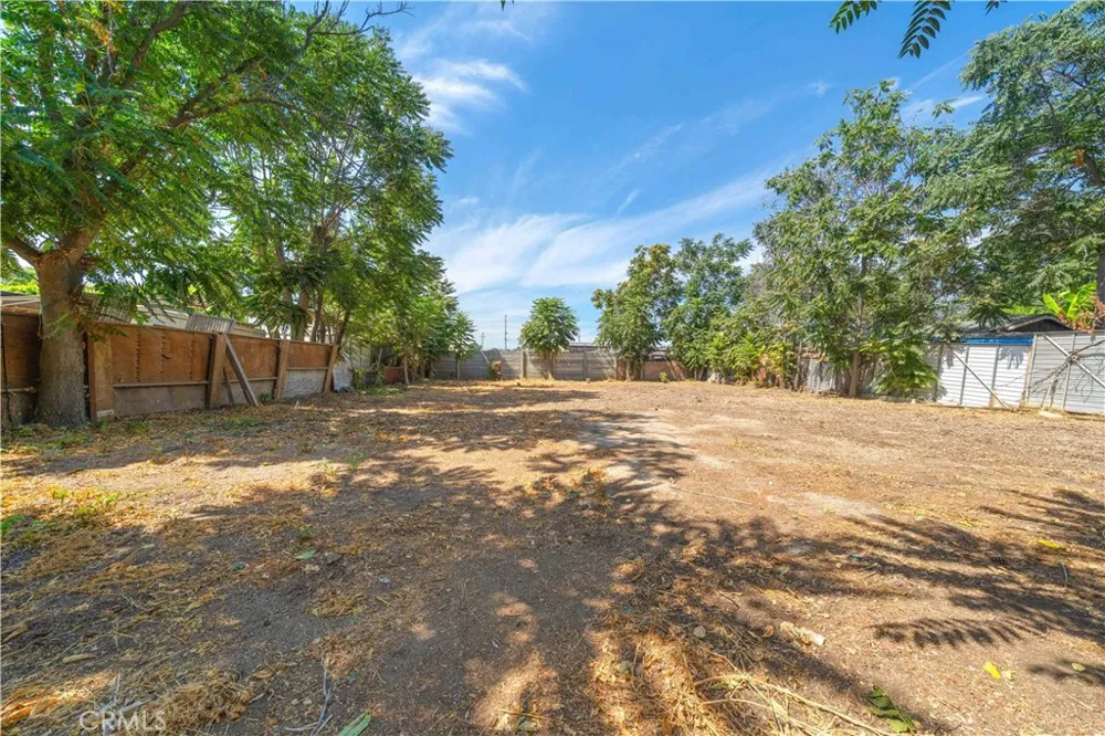 12473 Ralston Sylmar, CA 91342
