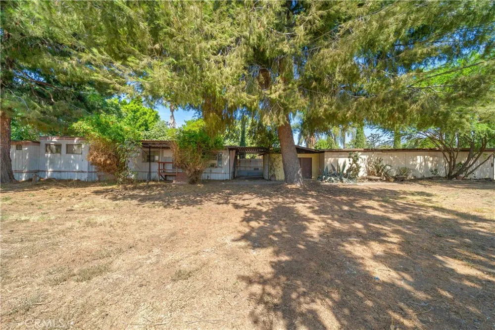 12473 Ralston Sylmar, CA 91342