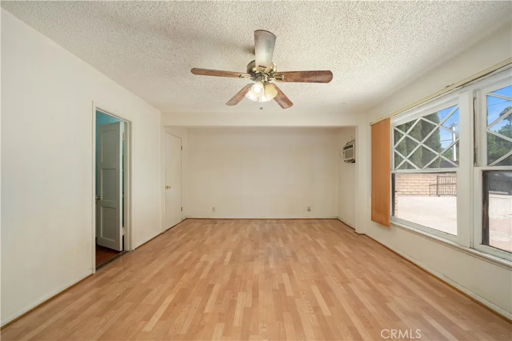 12473 Ralston Sylmar, CA 91342