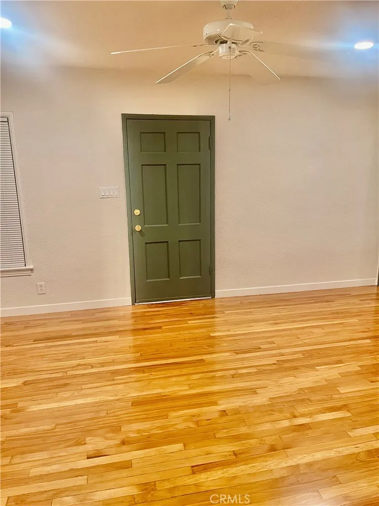 5758 Vineland Avenue North Hollywood, CA 91601