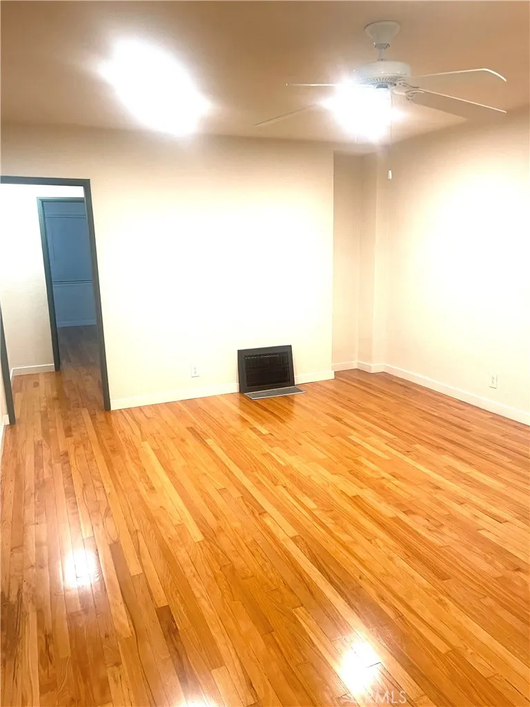 5758 Vineland Avenue North Hollywood, CA 91601