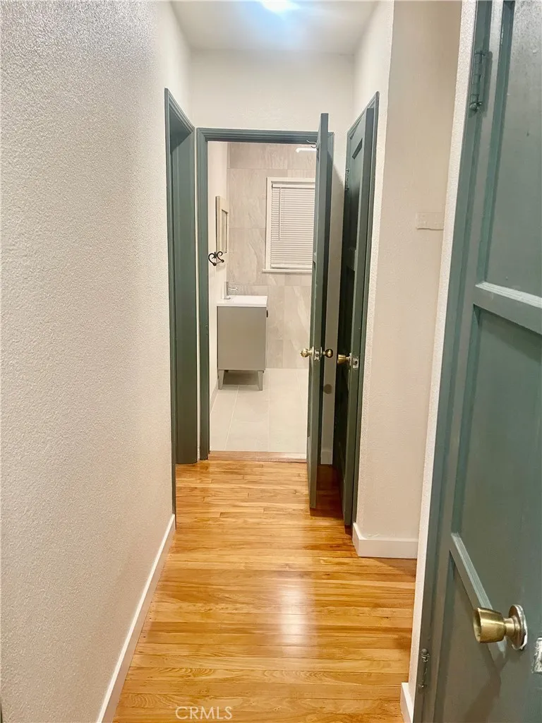 5758 Vineland Avenue North Hollywood, CA 91601