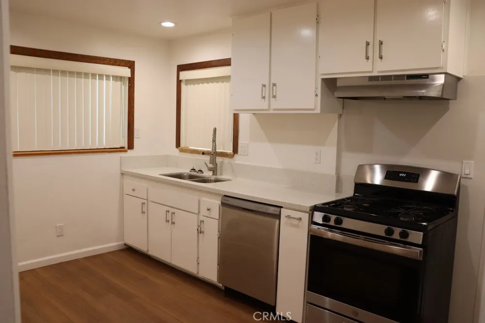 18616 Lassen Street Northridge, CA 91324