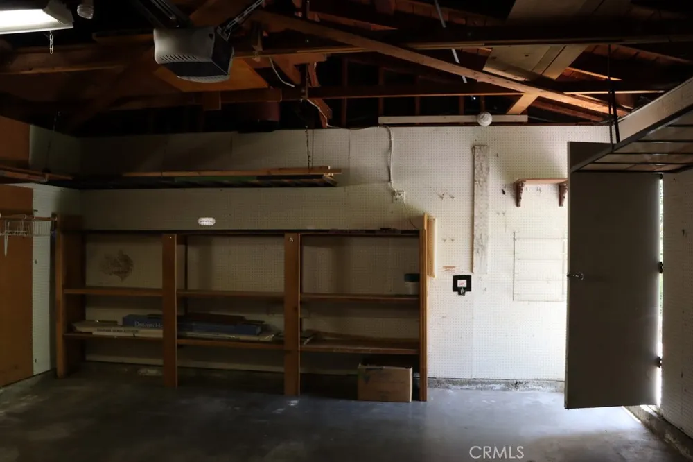 18616 Lassen Street Northridge, CA 91324