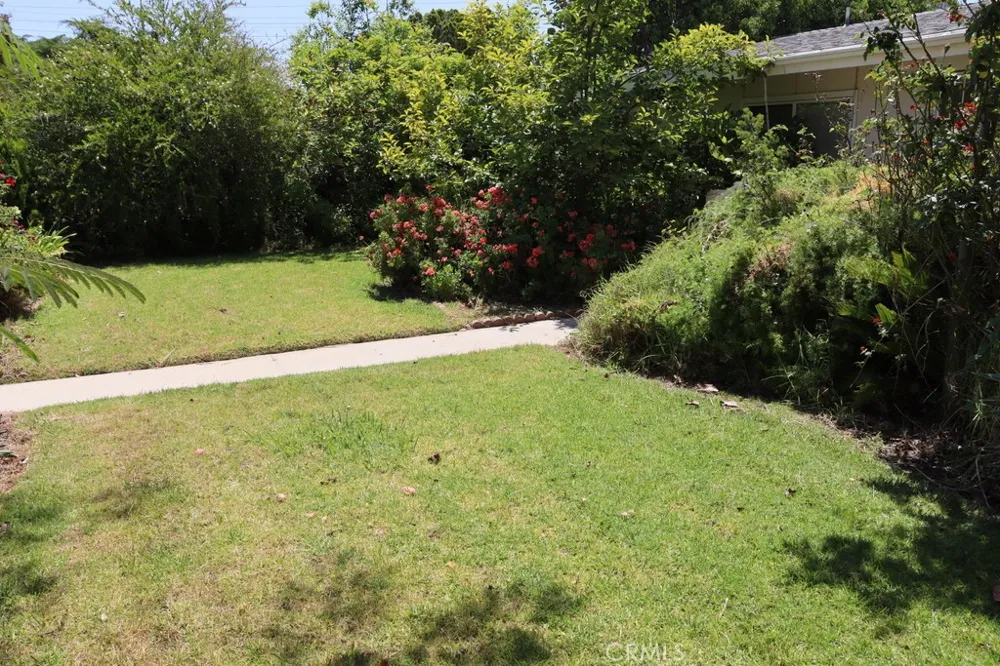 18616 Lassen Street Northridge, CA 91324