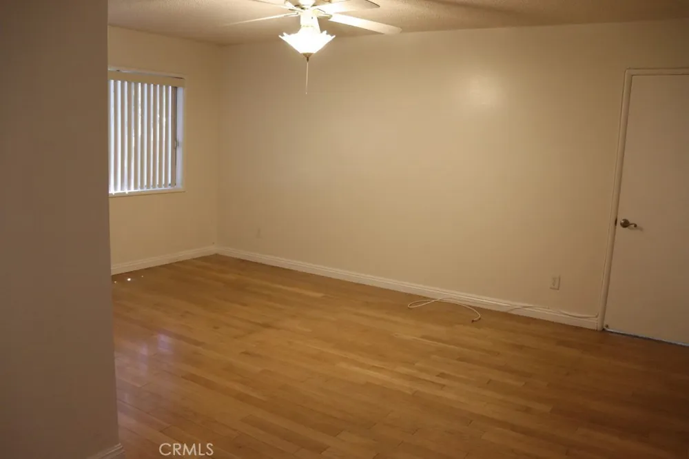 18616 Lassen Street Northridge, CA 91324