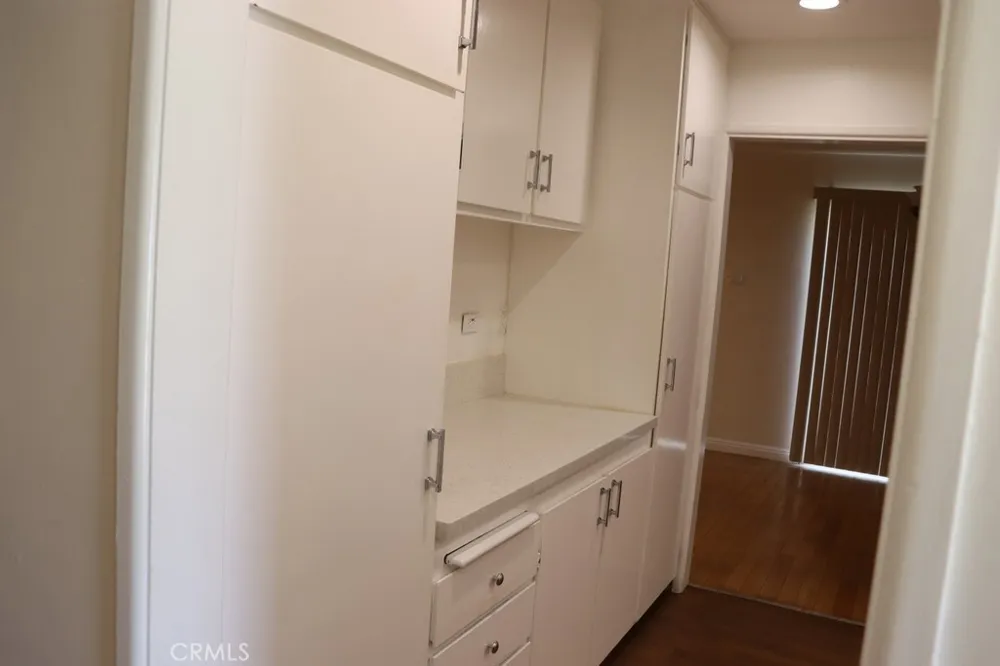 18616 Lassen Street Northridge, CA 91324