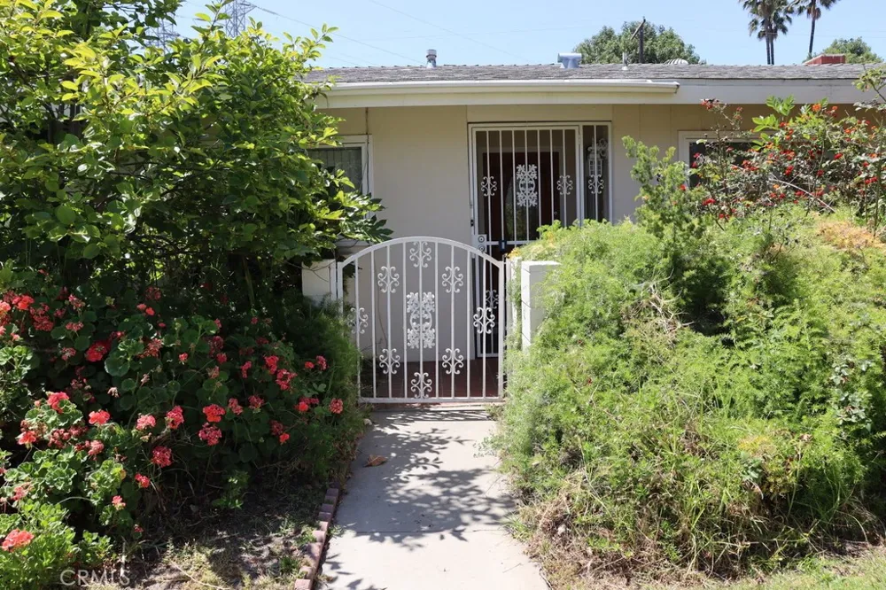18616 Lassen Street Northridge, CA 91324