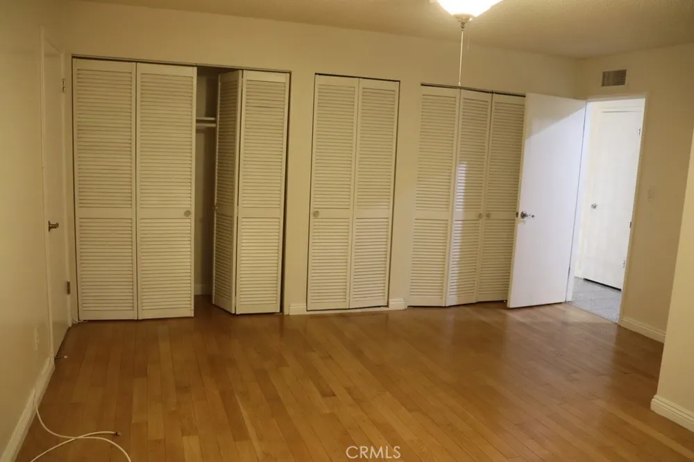 18616 Lassen Street Northridge, CA 91324