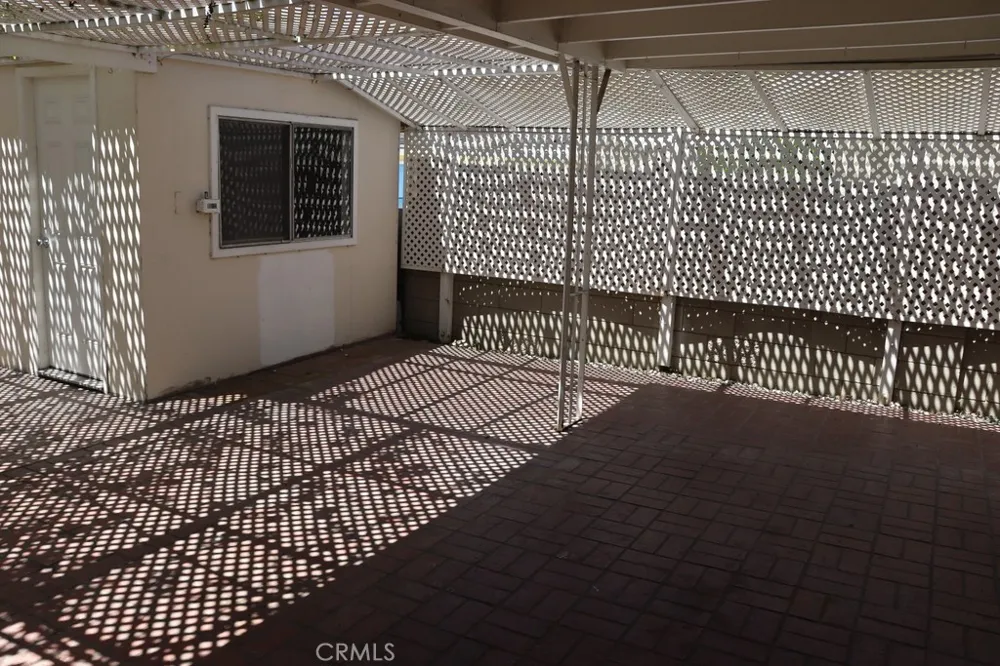18616 Lassen Street Northridge, CA 91324