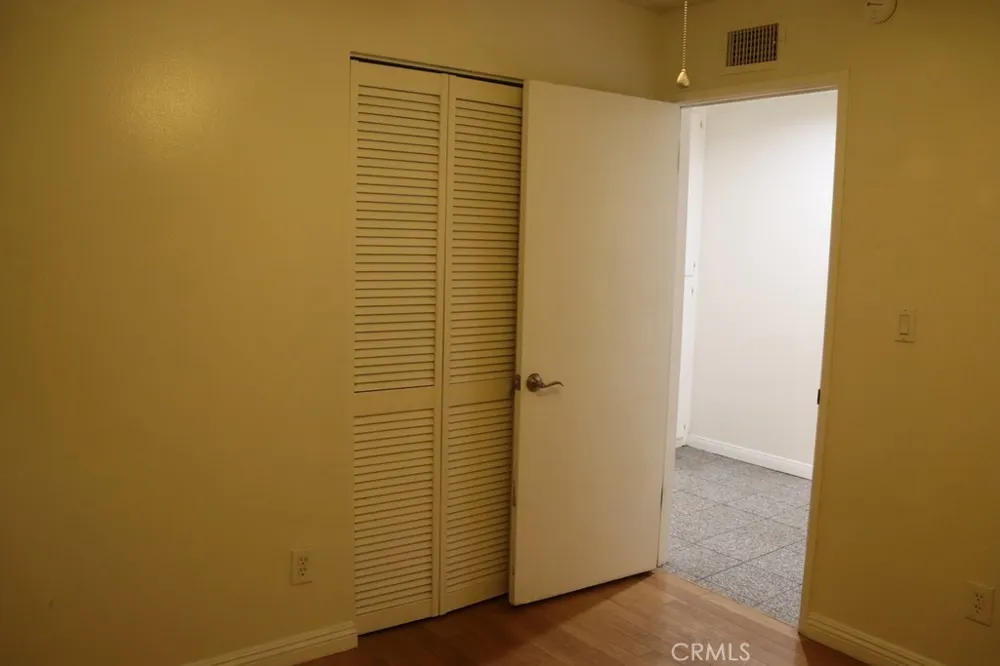 18616 Lassen Street Northridge, CA 91324