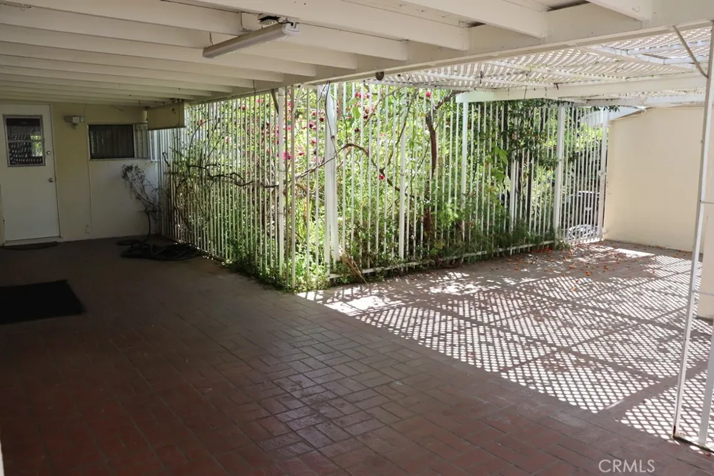 18616 Lassen Street Northridge, CA 91324