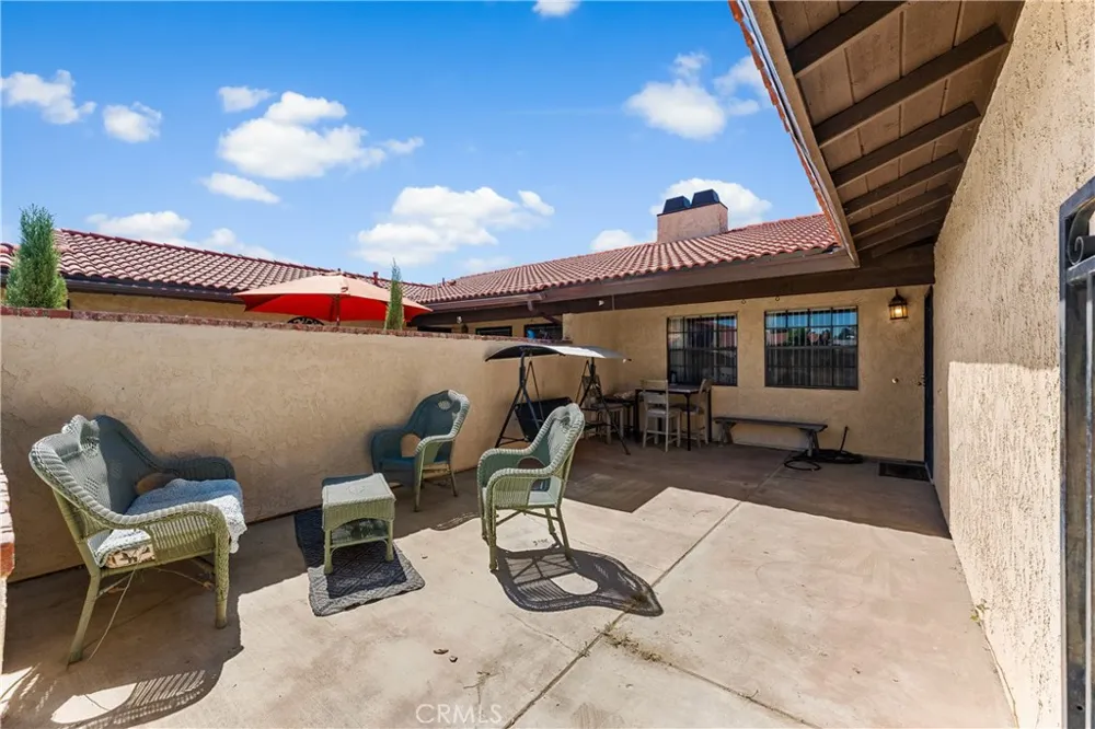 1152 E Avenue J12 Lancaster, CA 93535