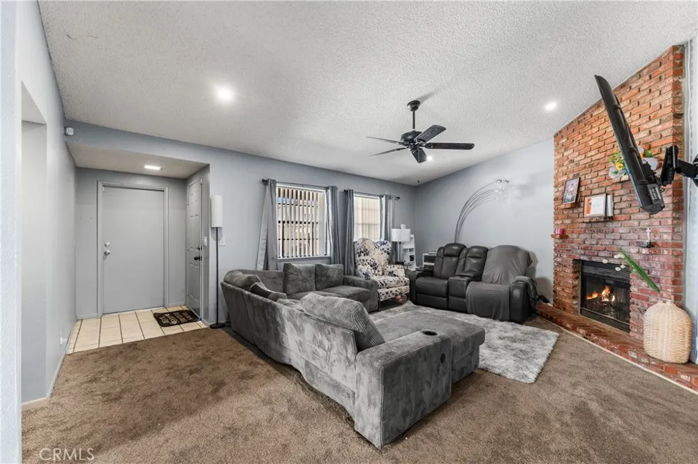 1152 E Avenue J12 Lancaster, CA 93535