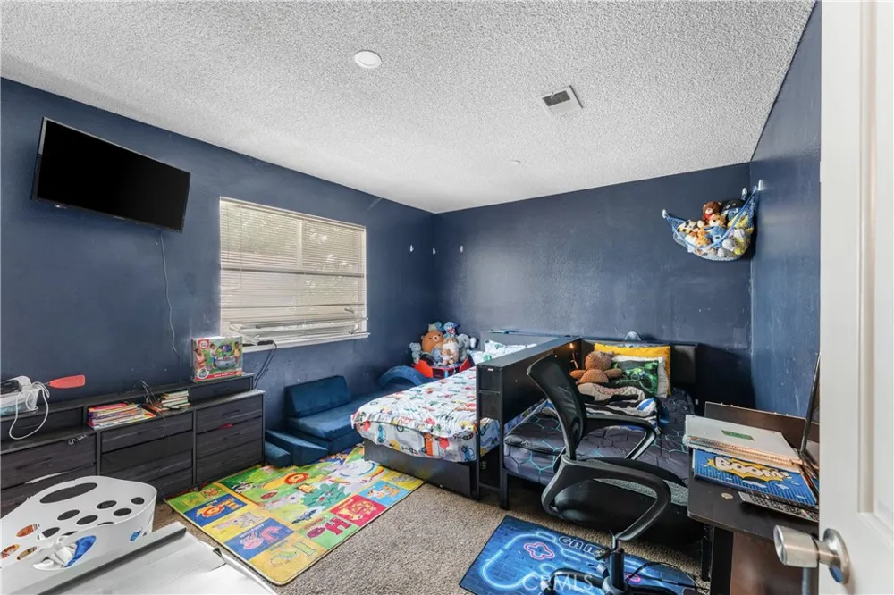 1152 E Avenue J12 Lancaster, CA 93535