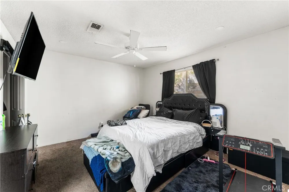 1152 E Avenue J12 Lancaster, CA 93535