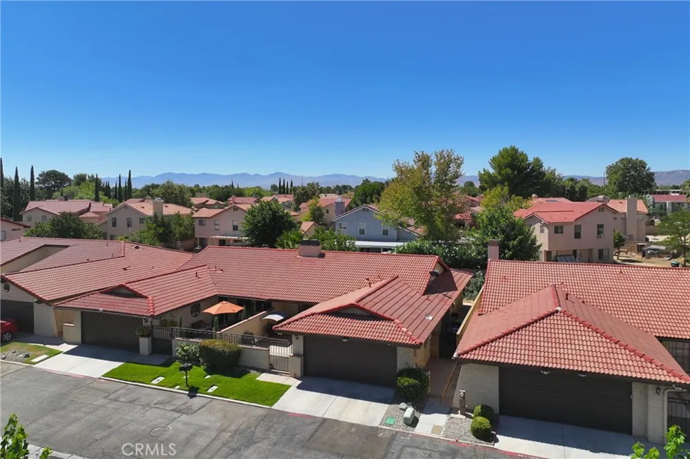 1152 E Avenue J12 Lancaster, CA 93535