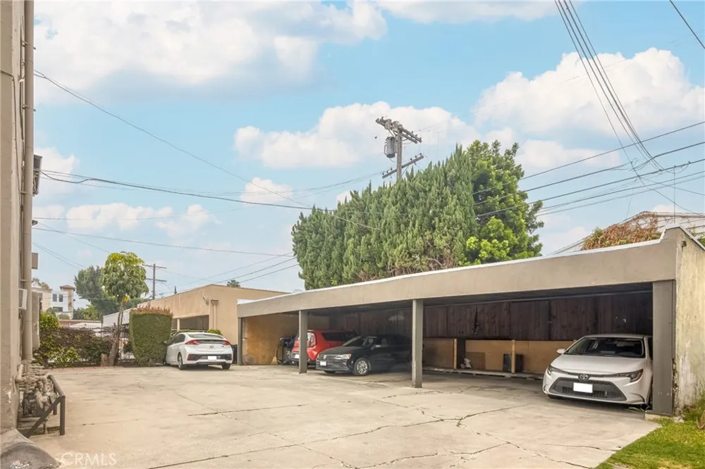 913 S Wilton Place Los Angeles, CA 90019