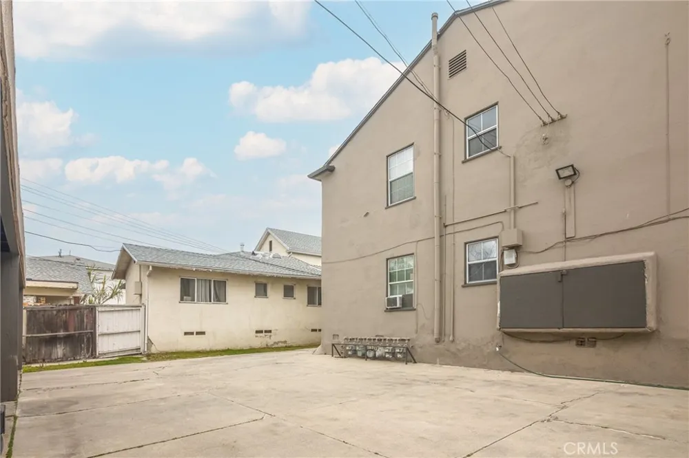913 S Wilton Place Los Angeles, CA 90019