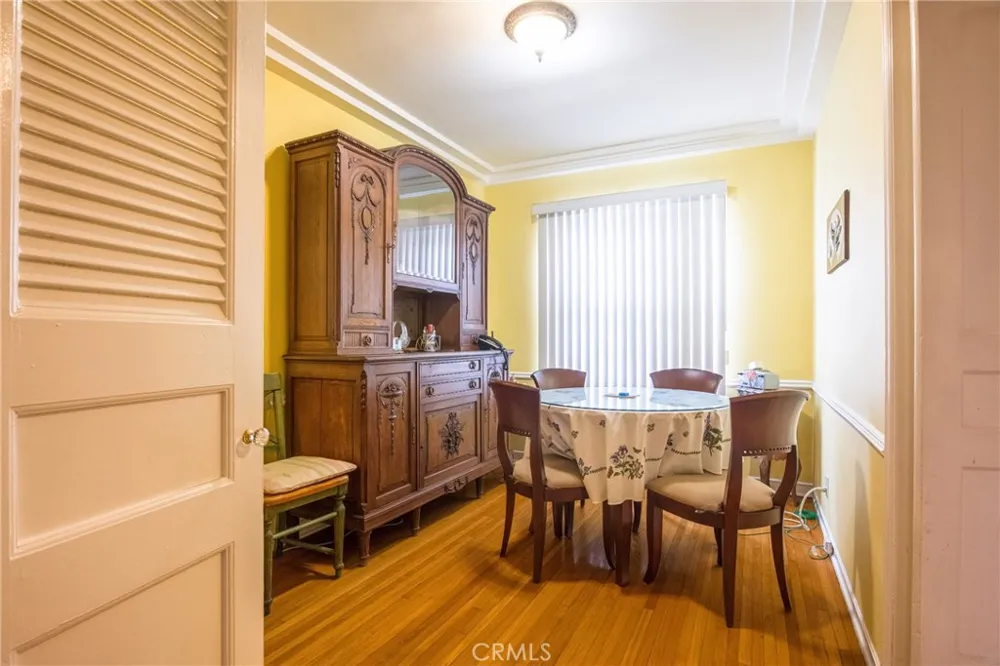 913 S Wilton Place Los Angeles, CA 90019