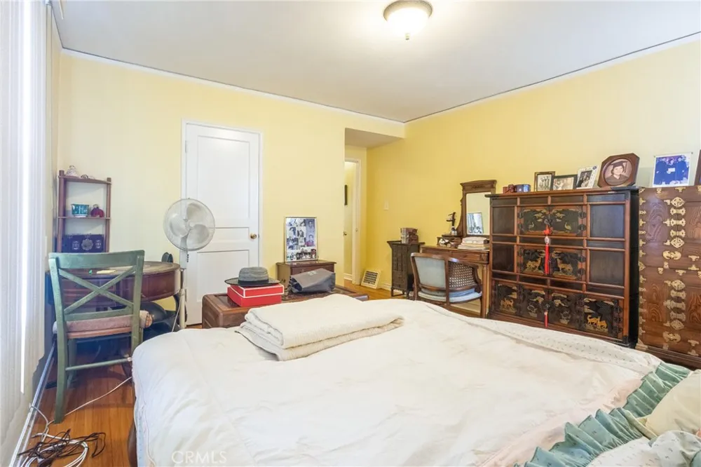 913 S Wilton Place Los Angeles, CA 90019