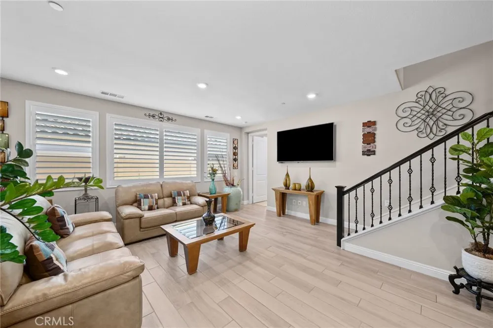 27105 Yearling Saugus, CA 91350