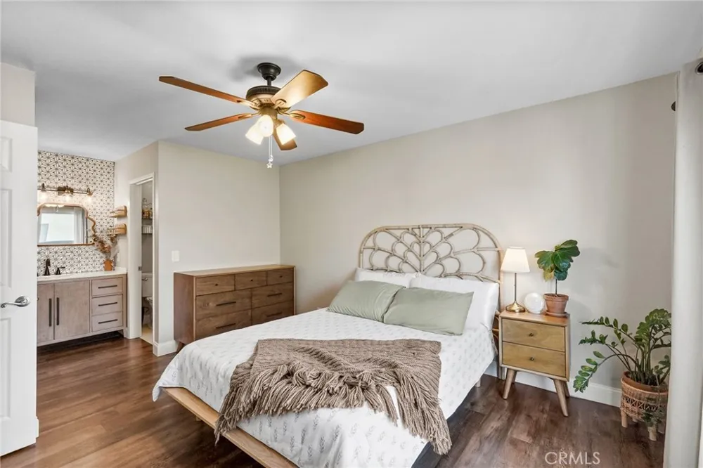 21227 Trumpet Drive #202 Newhall, CA 91321