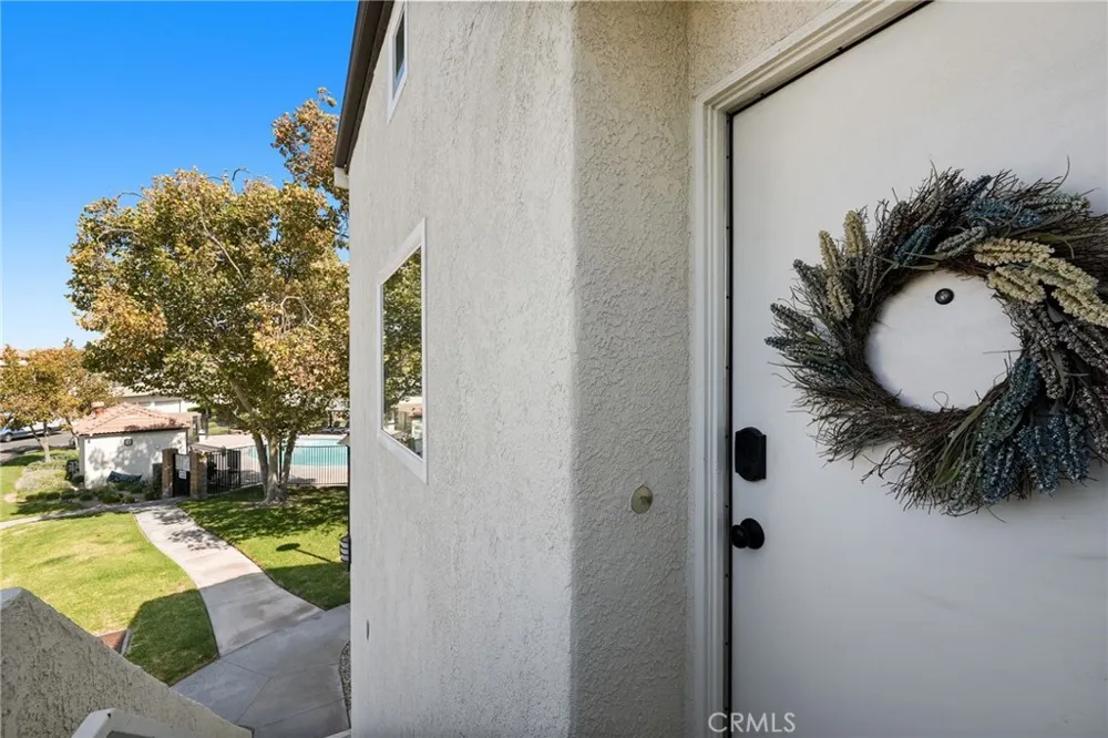 21227 Trumpet Drive #202 Newhall, CA 91321