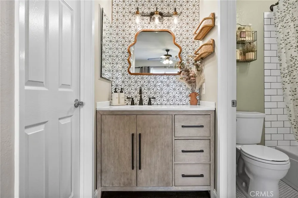 21227 Trumpet Drive #202 Newhall, CA 91321