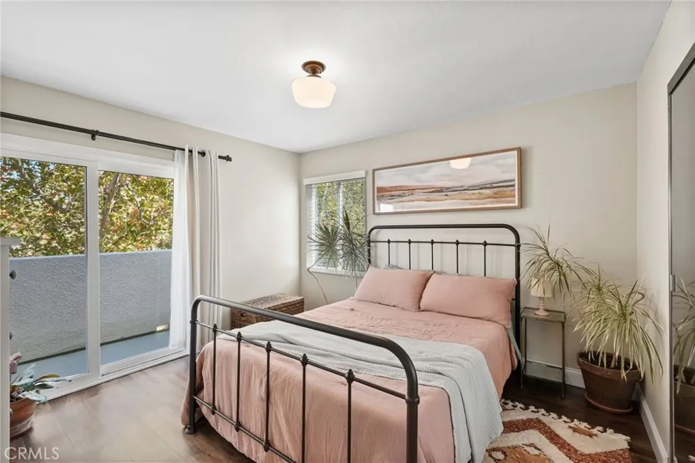 21227 Trumpet Drive #202 Newhall, CA 91321